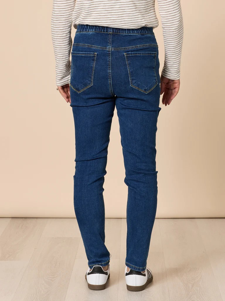 Threadz Chicago Slim Leg Jean