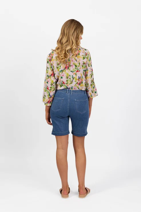 Vassalli Slim Leg Above Knee Short