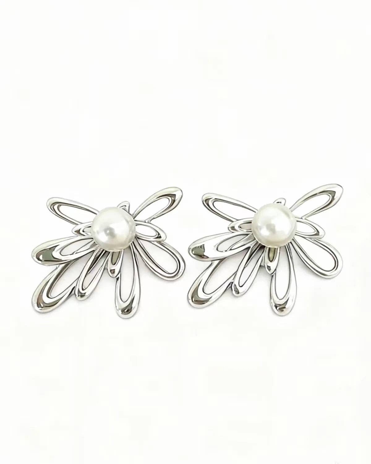 Greenwood Designs Jenny Silver Flower Stud Earring with Pearl Centre