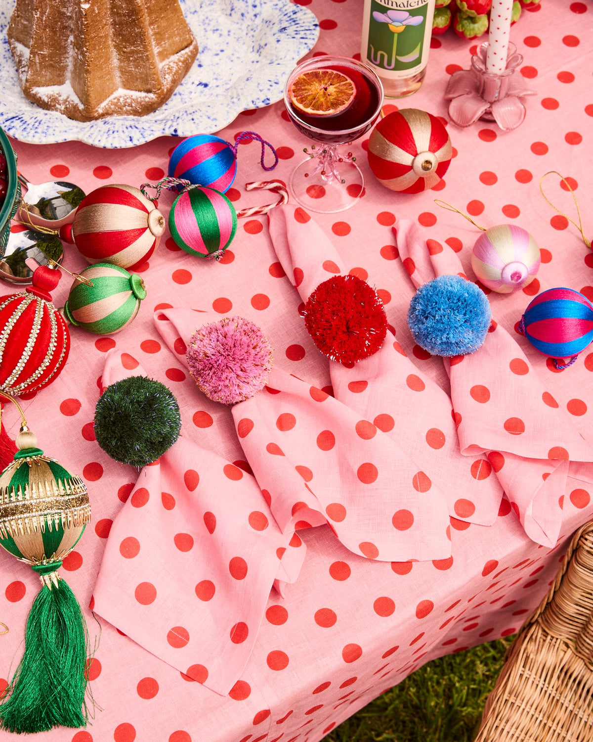 KIP AND CO Polkadot Pink Tablecloth
