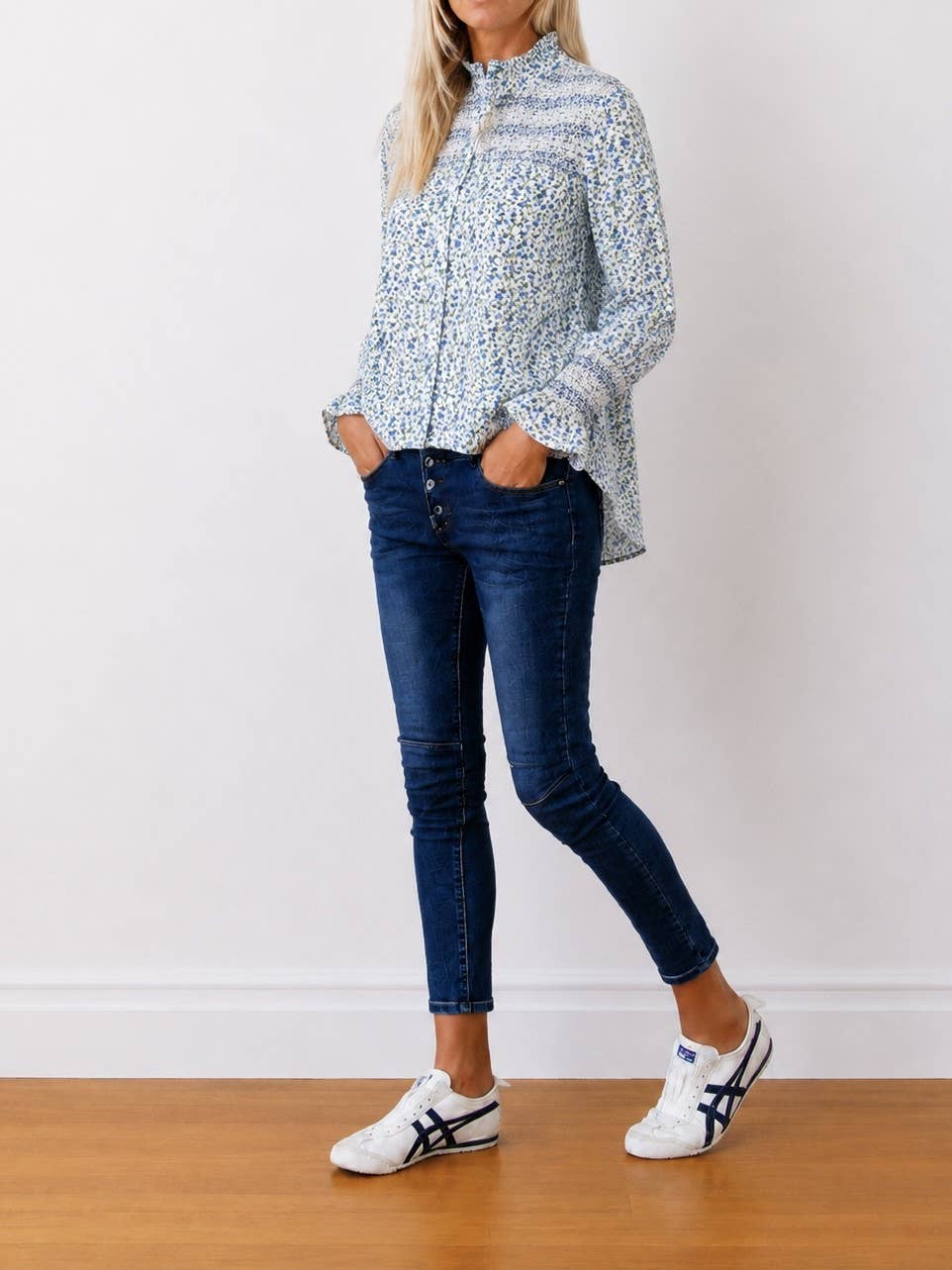 Who's Charlie Evie Floral Cotton Cambric Shirt- Blue Floral