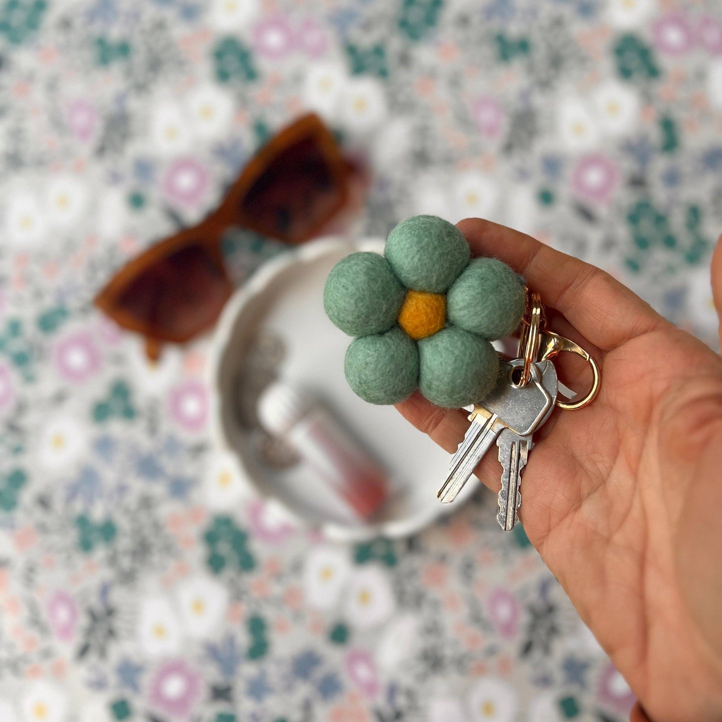 Home Dweller Felt Flower Keychain