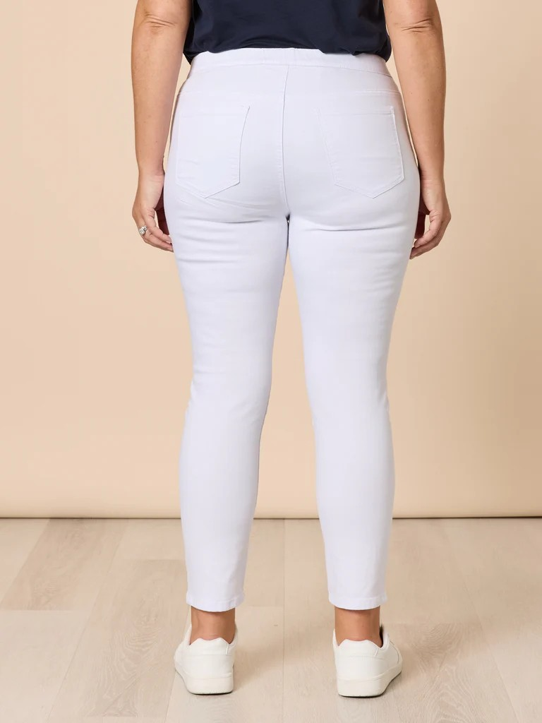 Threadz Chicago Slim Leg Jean - White