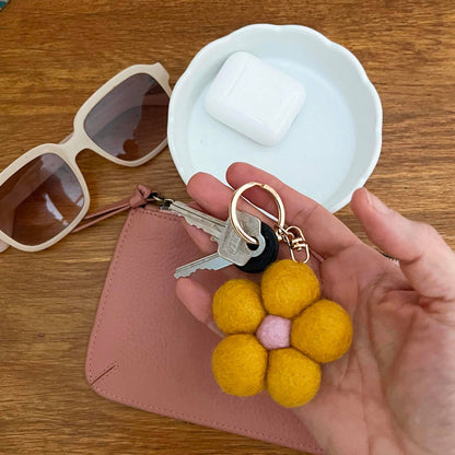 Home Dweller Felt Flower Keychain