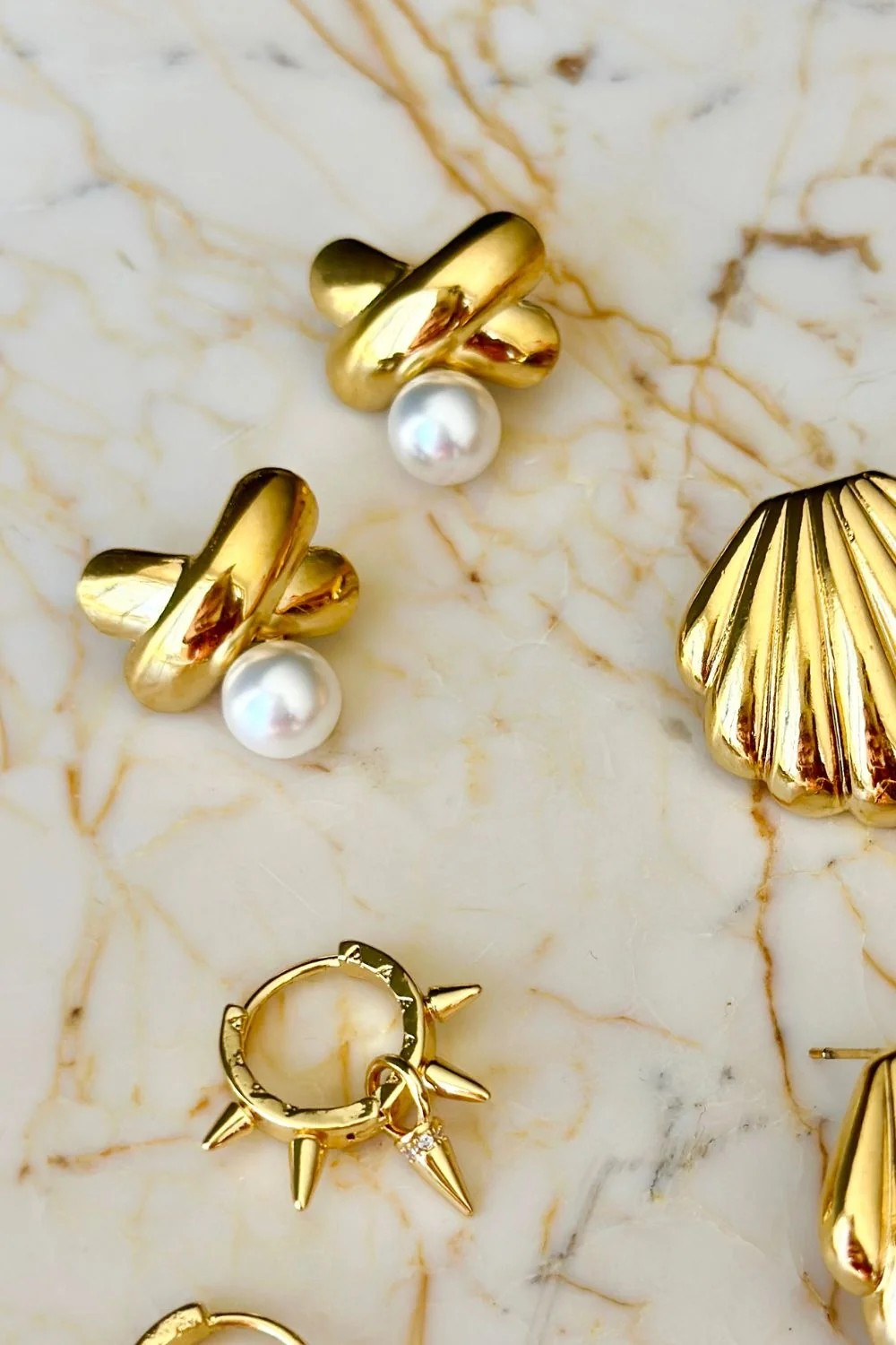 gold stud earrings with white pearls | Mosk Melbourne