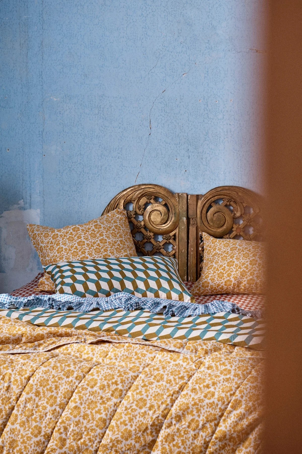 Society Of Wanderers Lucia King Quilt
