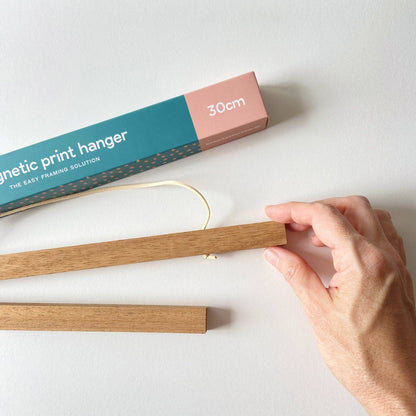30cm Magnetic Print Hanger Frame