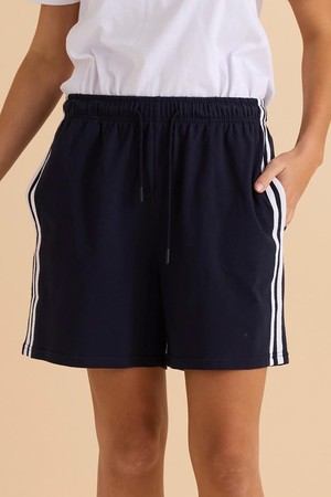Betty Basics Vinni Relaxed Cotton Short Navy