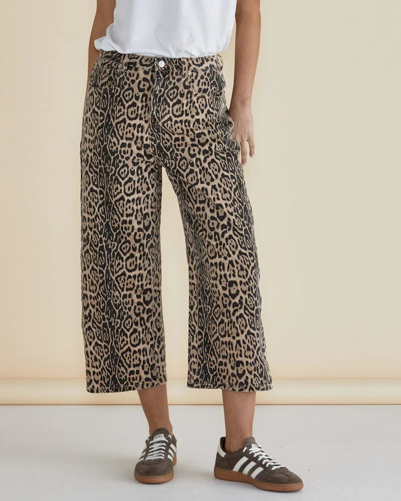 Betty Basics Bella Relaxed Crop Jeans - Leopard Print