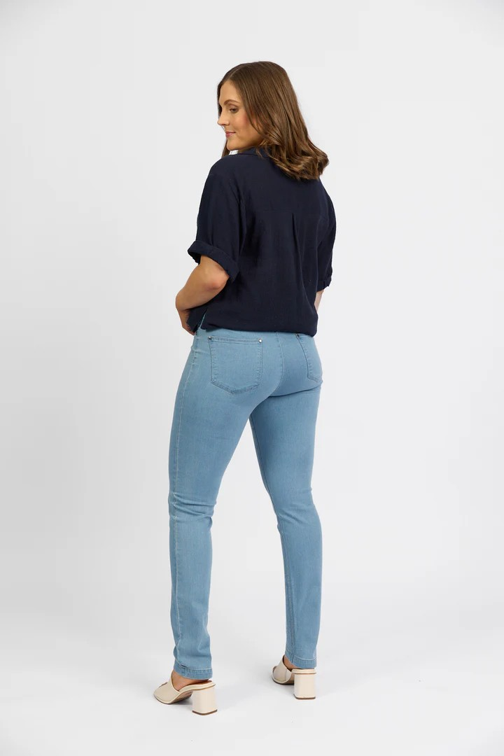 MACJAYS'S California Stretch Denim Pull of Jeans Chambray