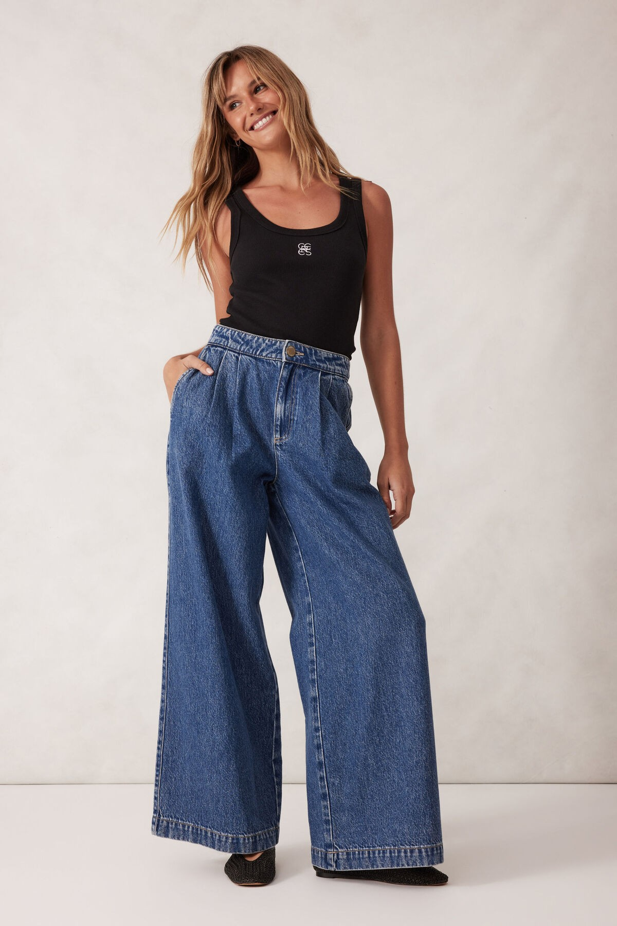 Ceres Life Zoe Contour Rib Scoop Tank - Black/white monogram embroidery