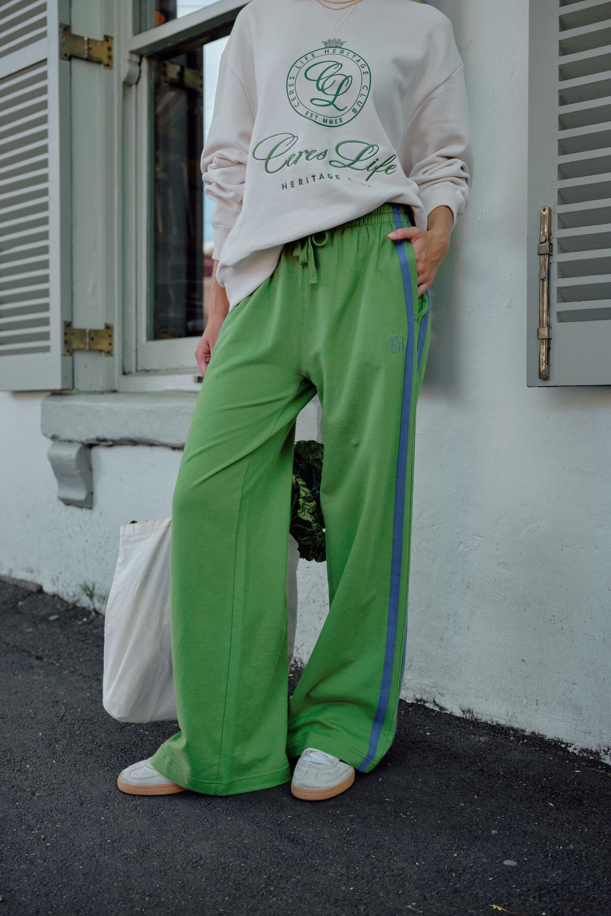 Ceres Life wide leg terry trackpant pistachio washed navy side stripe